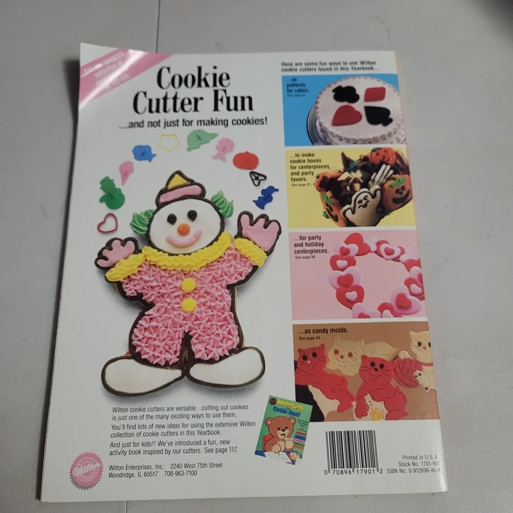 Vintage 1991 Wilton Yearbook Cake Decorating Guide Book Retro Baking Patterns
